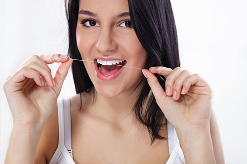 Debunking Common Dental Myths: Summer Edition